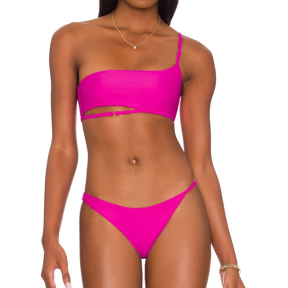 The taryn top Revolve Lovewave